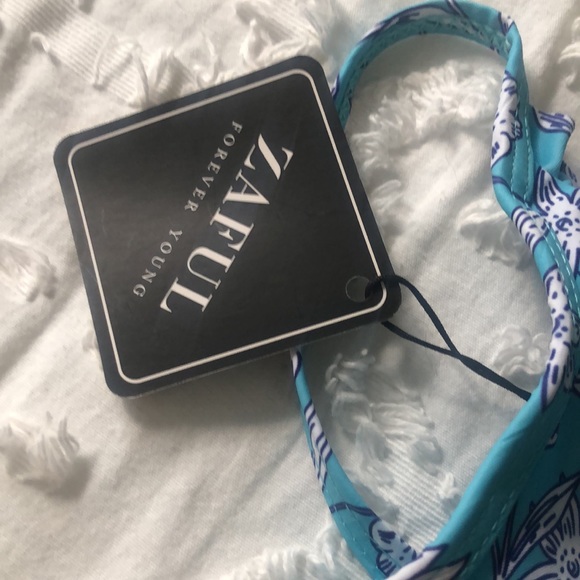 Zaful bikini - 2 pieces - size 4 (small) - Picture 2 of 9